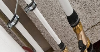 Замена труб водоснабжения в квартире: цена от 2079 руб. - СантехДомТля